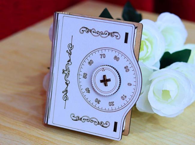 Buy Laser Cut Gift Box Template With Lock Pattern | Decor We 